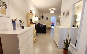 Loft Con Cortiletto - 100 Meters From The Beach